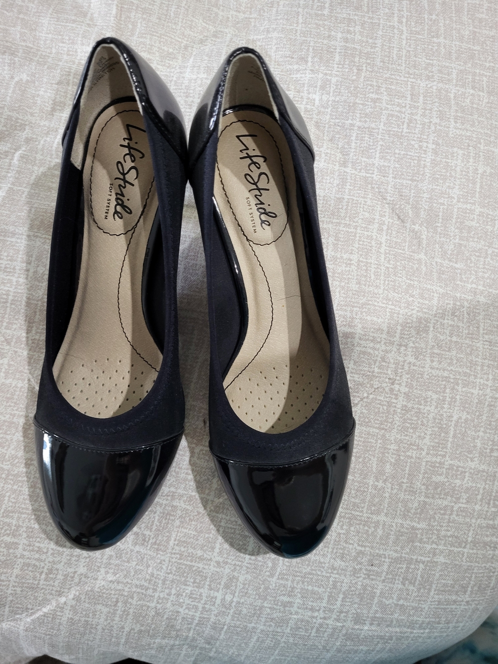 Life Stride Black Patent & Matte Cap-Toe Women's Pumps